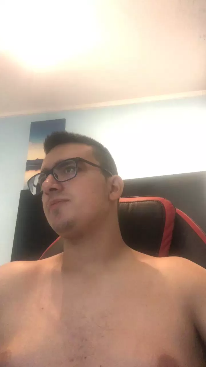 Offline danidj007 on Cam4