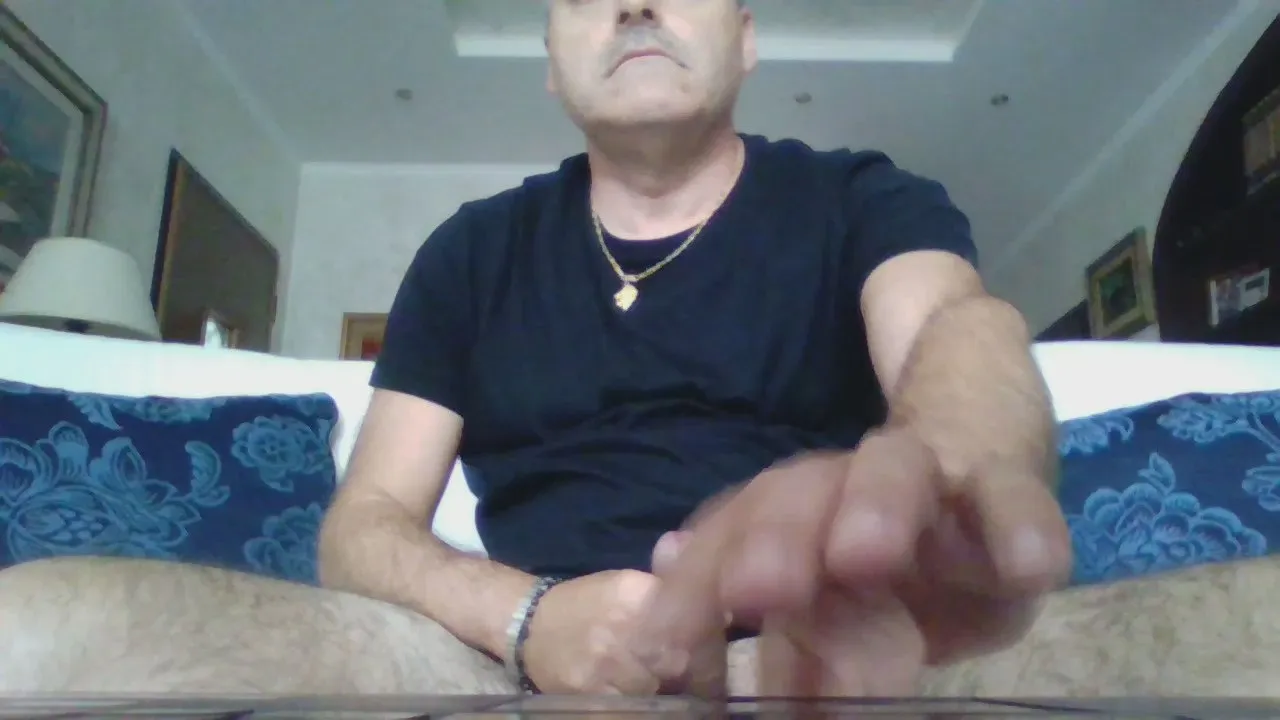 Offline danieleroma24 on Cam4