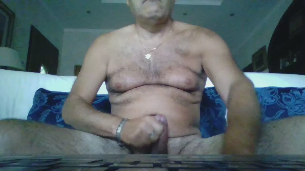 Offline danieleroma24 on Cam4