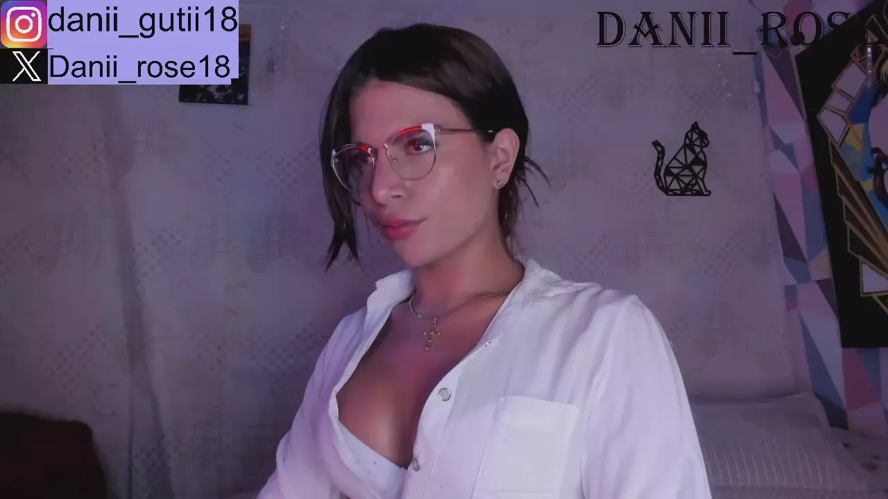 Offline danii_rose on Cam4