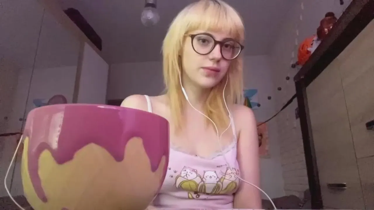 Offline DanikaHuertes on Cam4