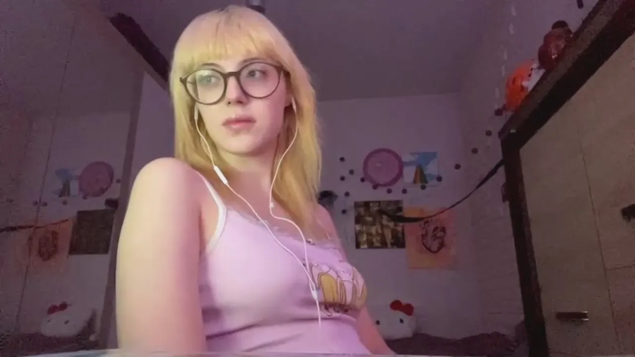 Offline DanikaHuertes on Cam4