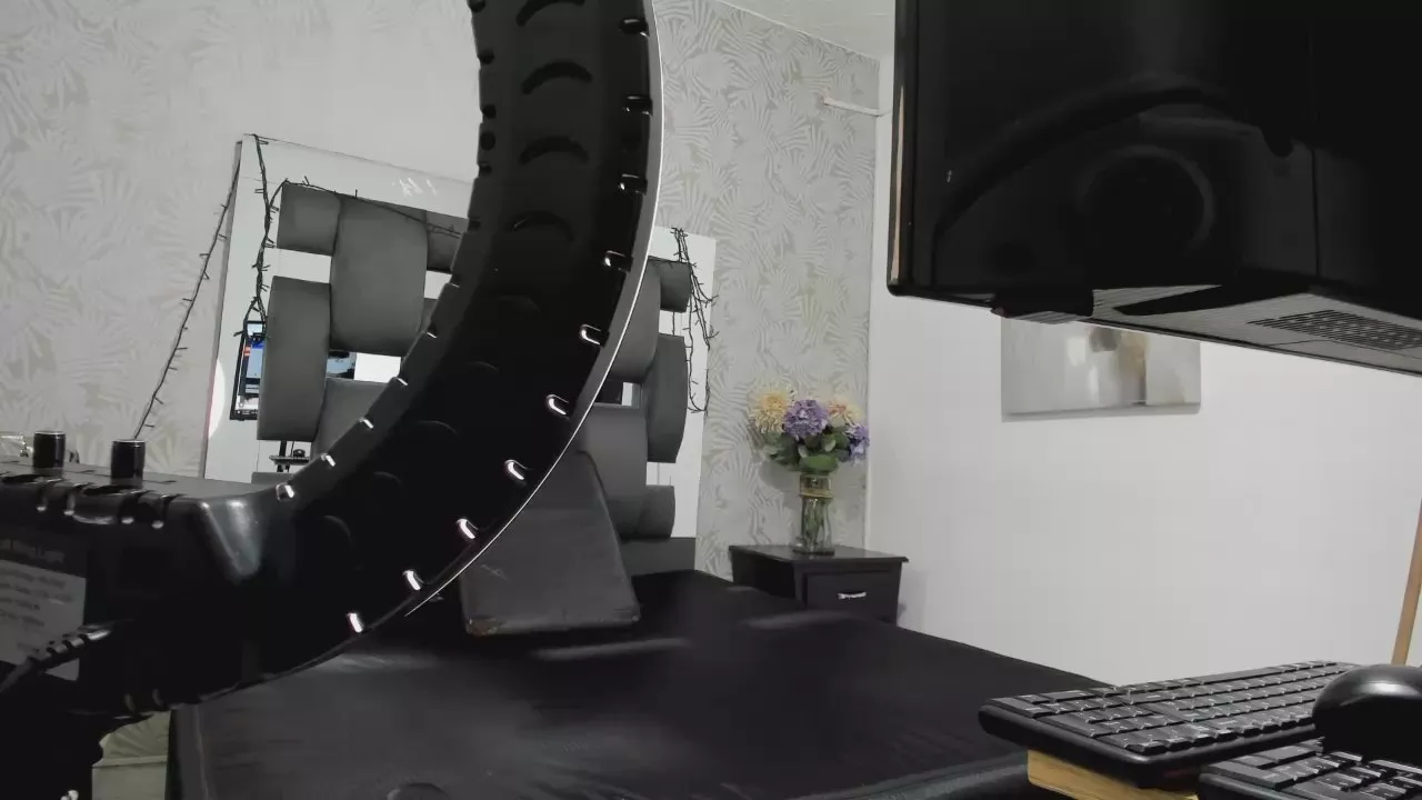 Freechat darkhorney on Cam4