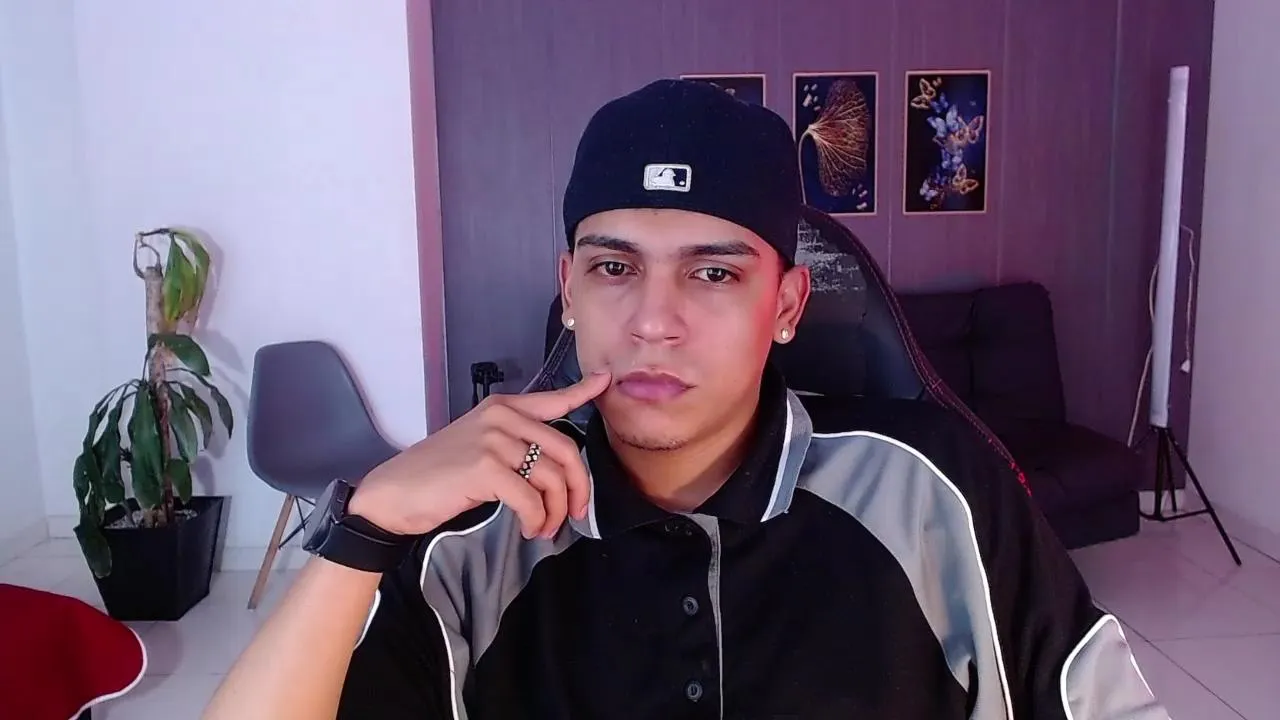 Offline David_santos97 on Cam4