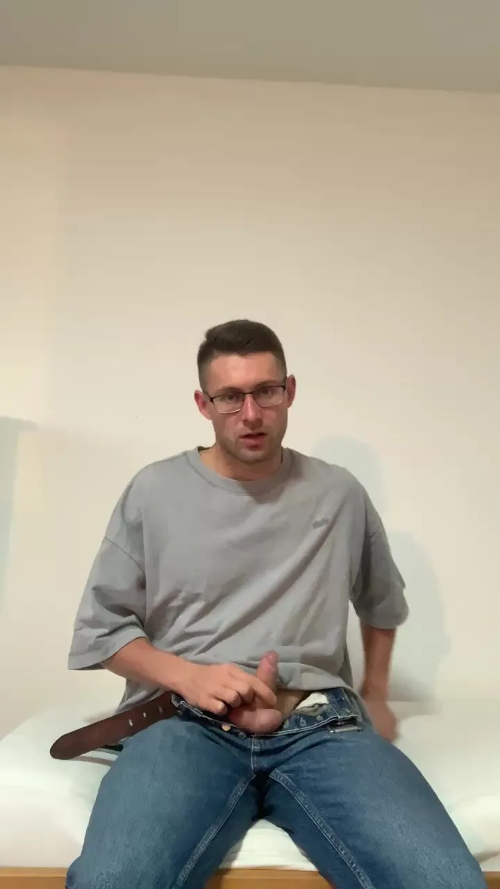 Offline davidhot95 on Cam4