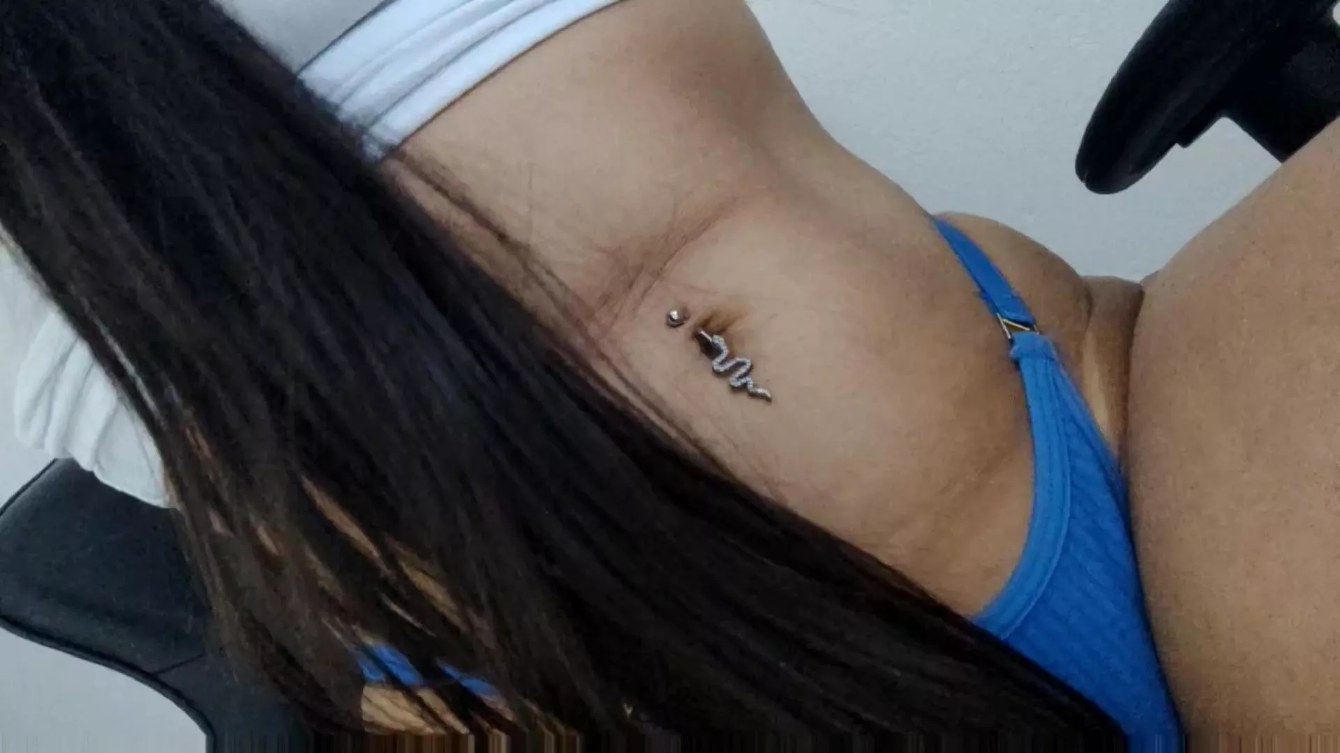 Freechat Deelunaa on Cam4