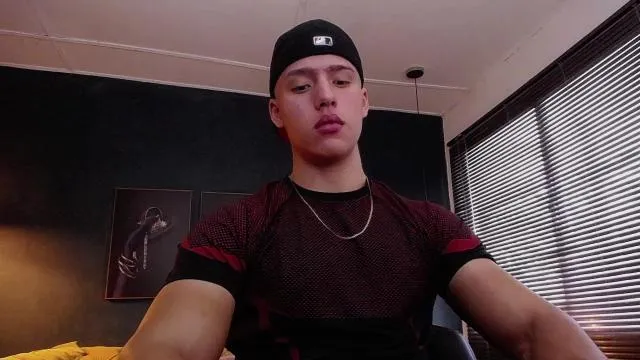 Offline deivid_parker on Cam4