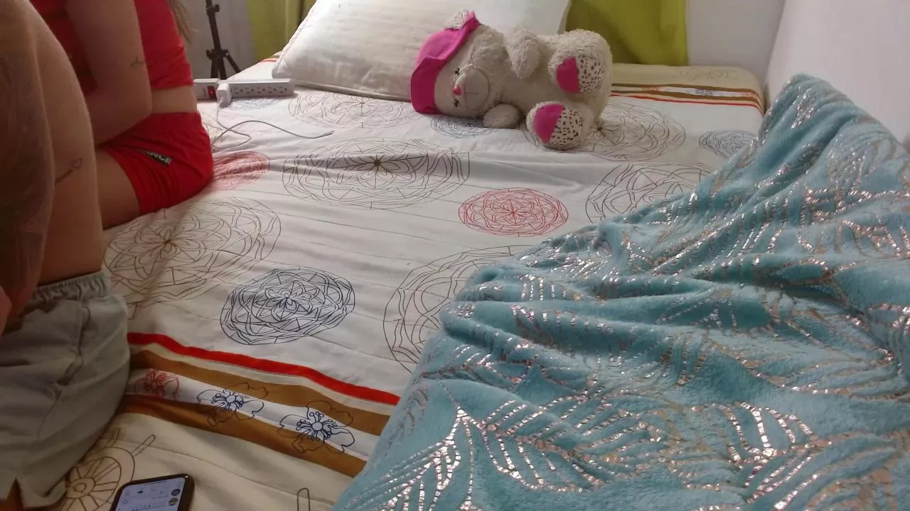 Offline demon_angell_w2 on Cam4