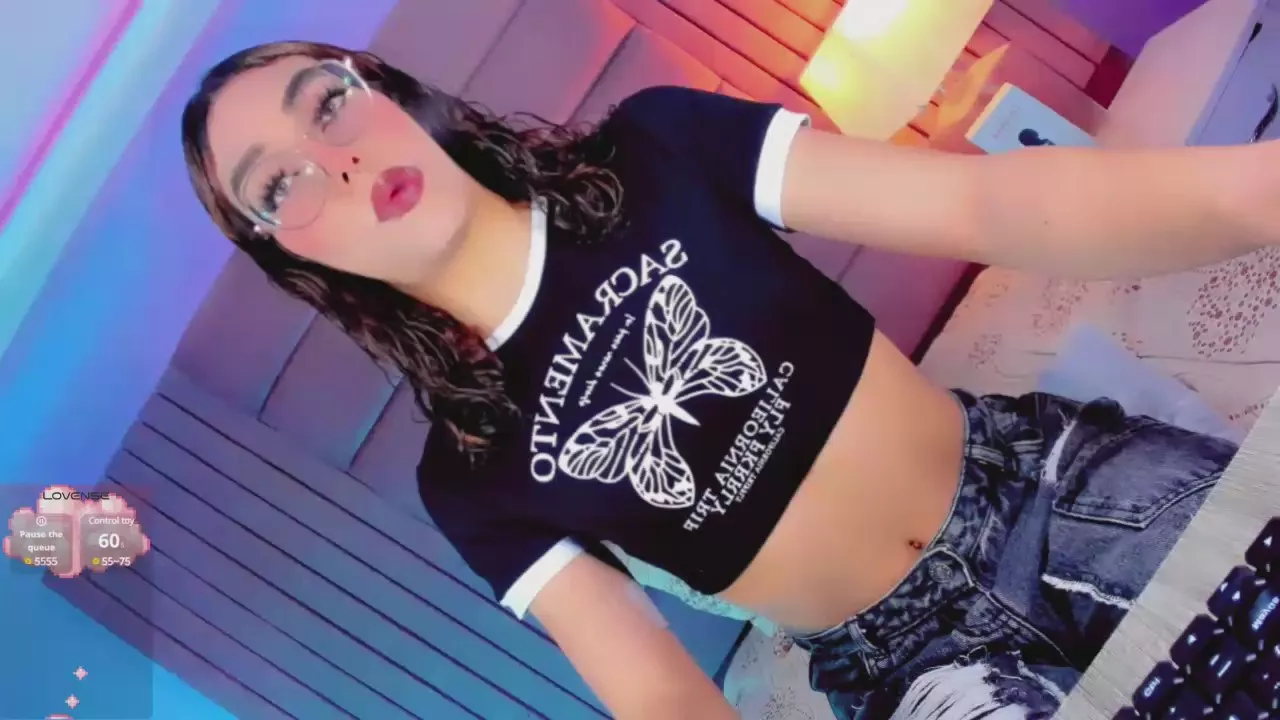 Offline Demonic_Maryam on Cam4