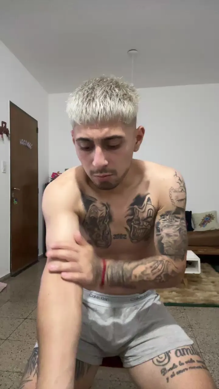 Offline demoniioojoaqu3 on Cam4