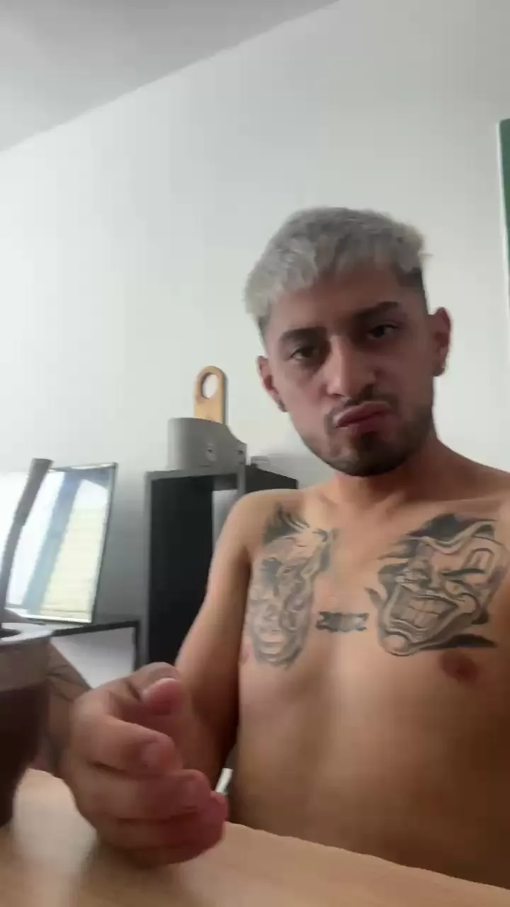 Offline Demoniojoaquinn on Cam4