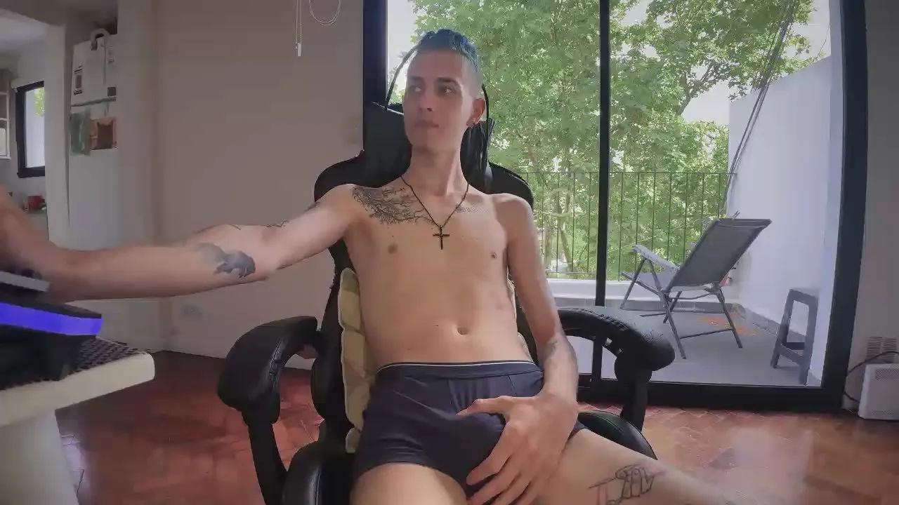 Den_DreaddX —  #ass #bigcook #twink #masturbation #C2C #smoke #cum