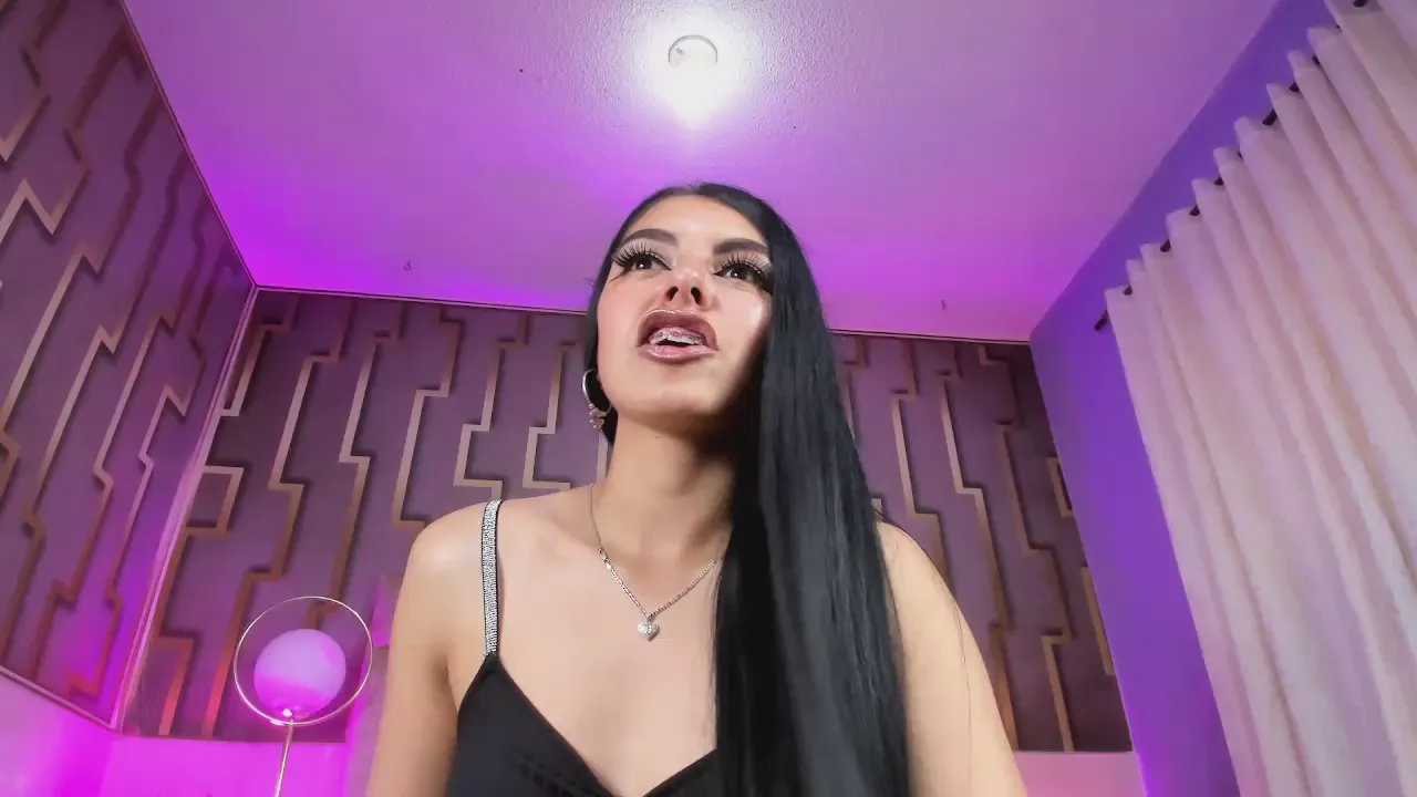 Offline Denin_rose on Cam4