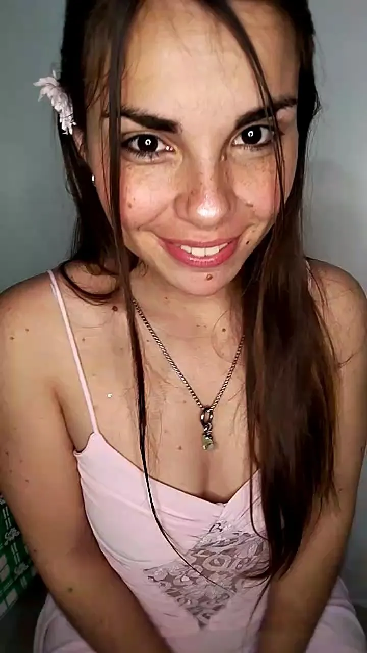 Offline Desiree025 on Cam4