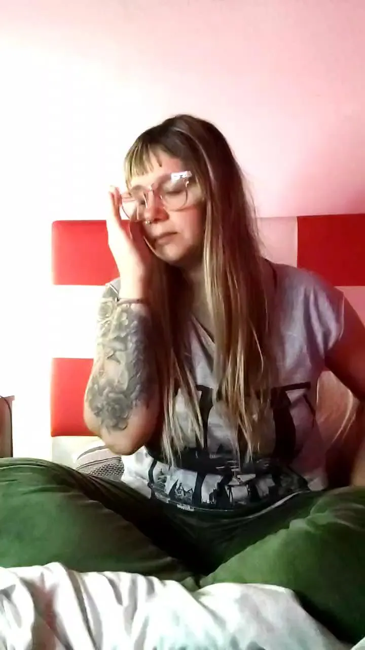 Offline desireemilf on Cam4