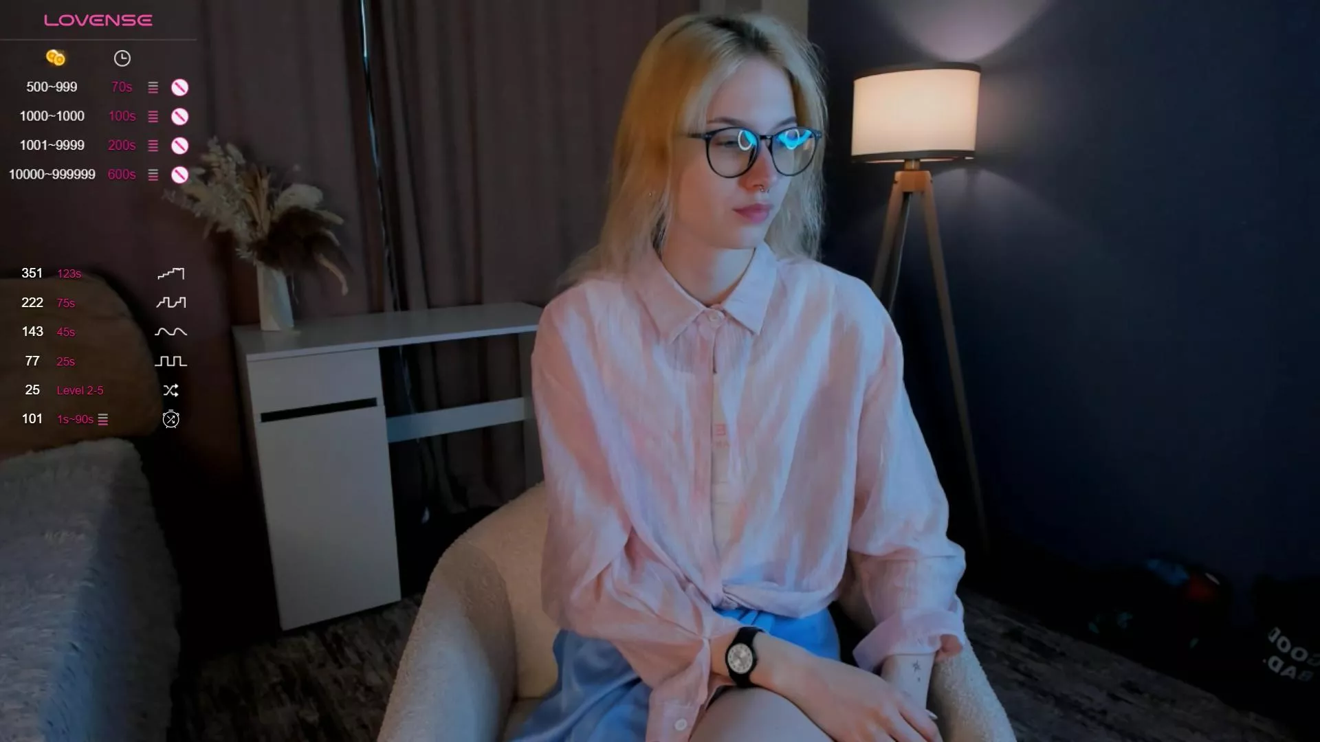 Freechat DiamondBridgham on Cam4