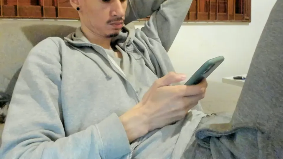 Offline digbreed on Cam4