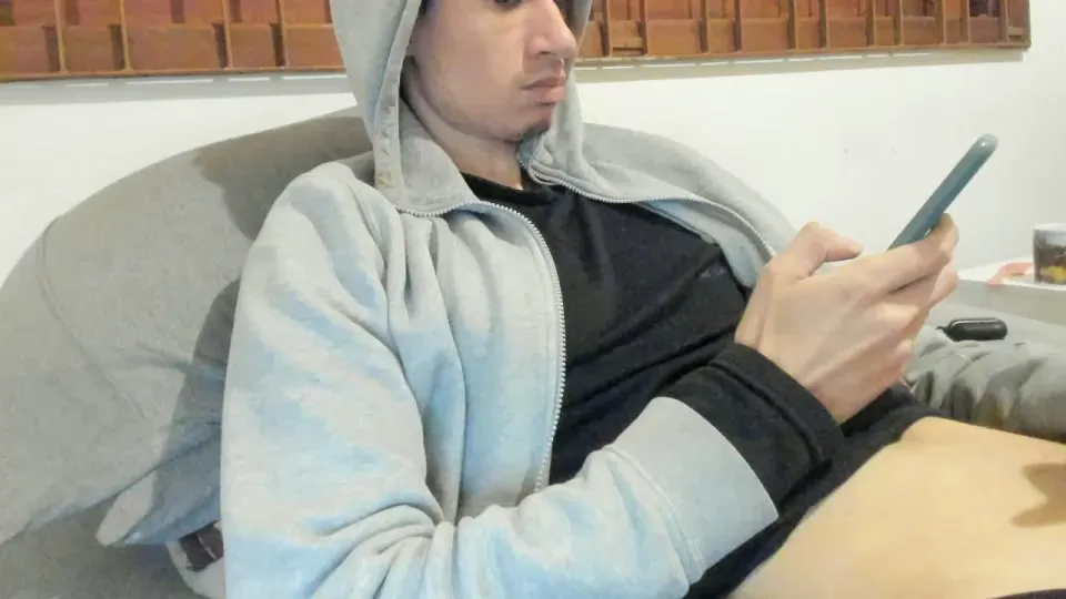 Offline digbreed on Cam4