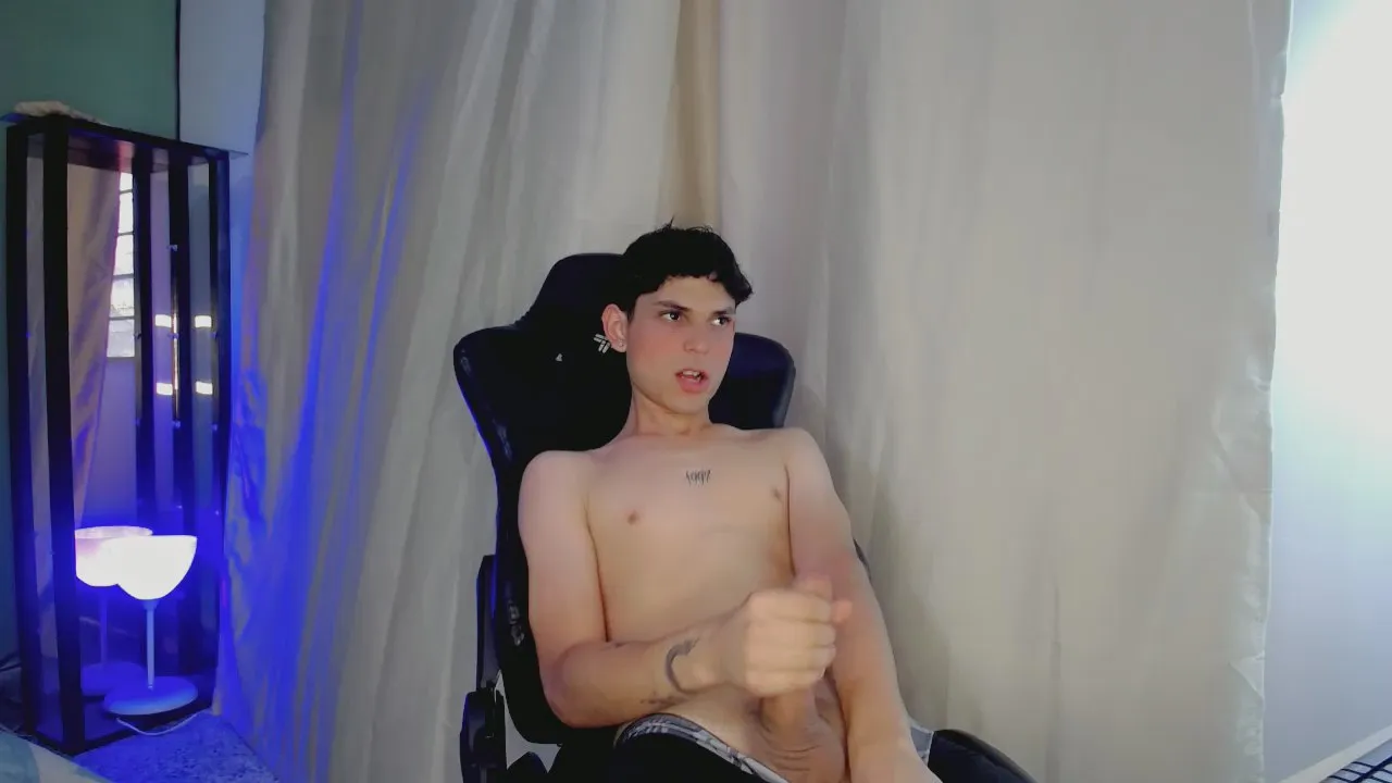 Freechat dilan_hott_ on Cam4