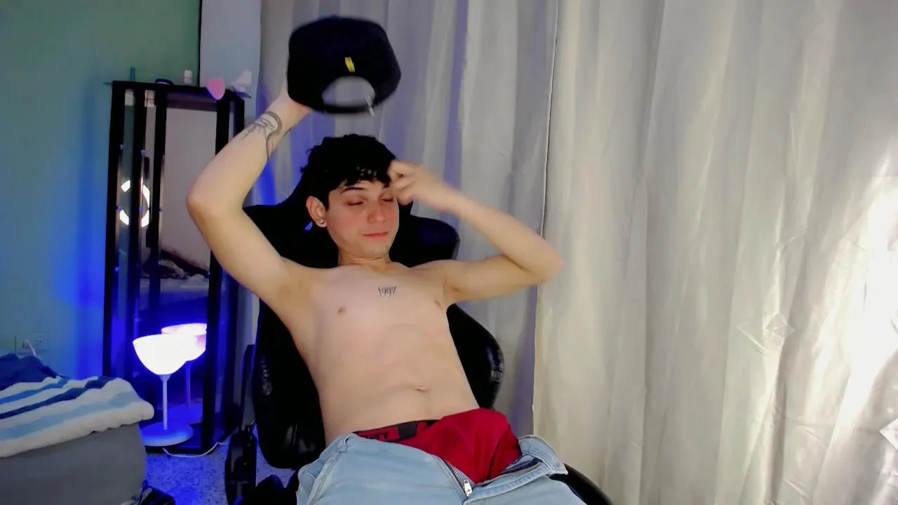 Freechat dilan_hott_ on Cam4