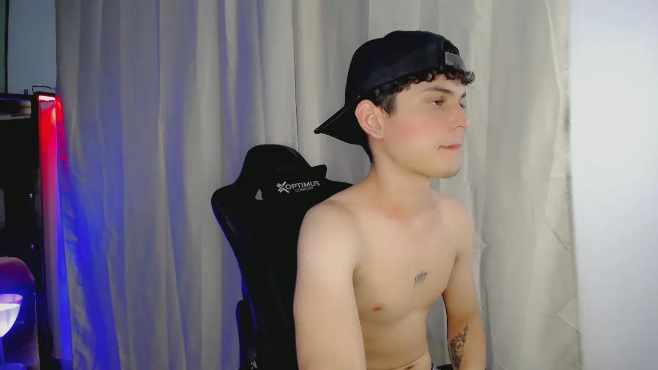 Freechat dilan_hott_ on Cam4