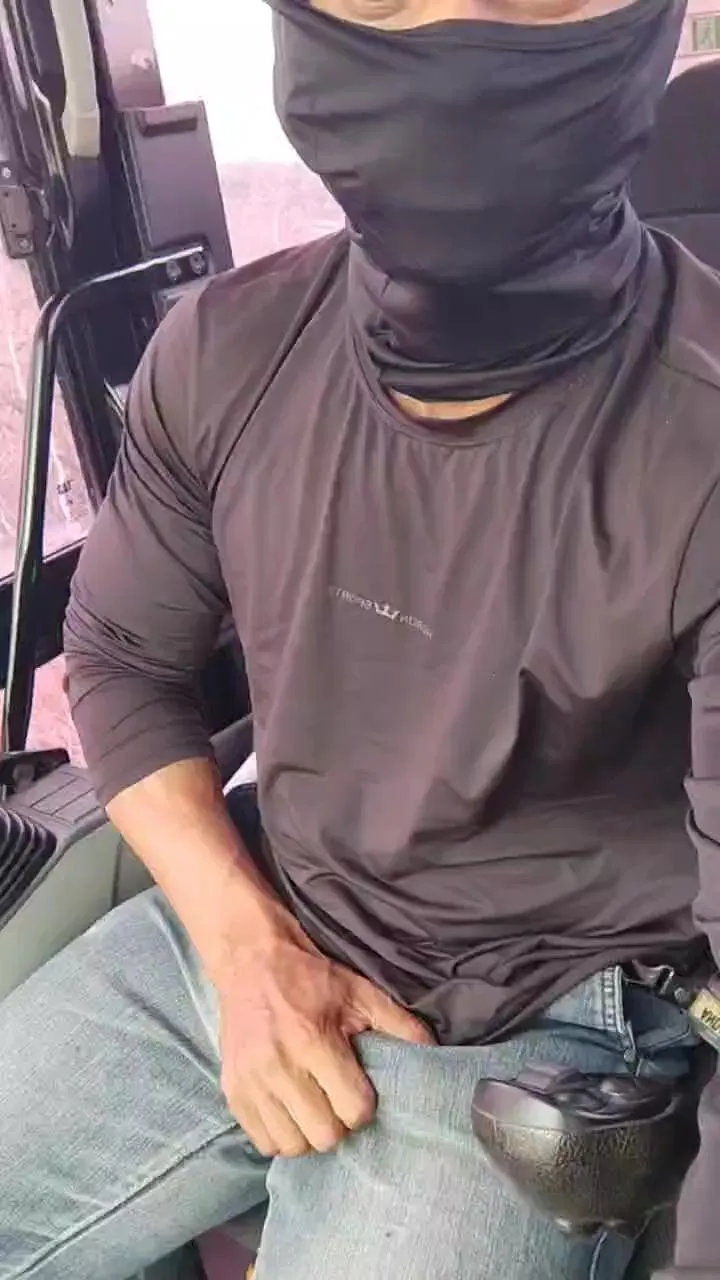 Offline Dinho254_ on Cam4