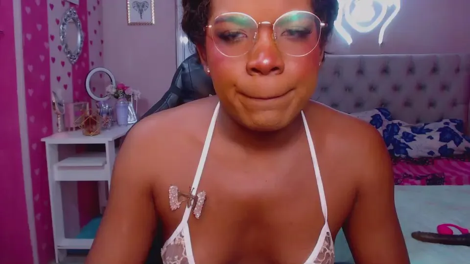 Offline divinetransx on Cam4