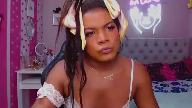 Offline divinetransx on Cam4