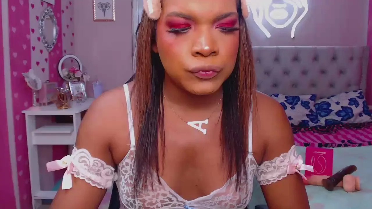 Offline divinetransx on Cam4