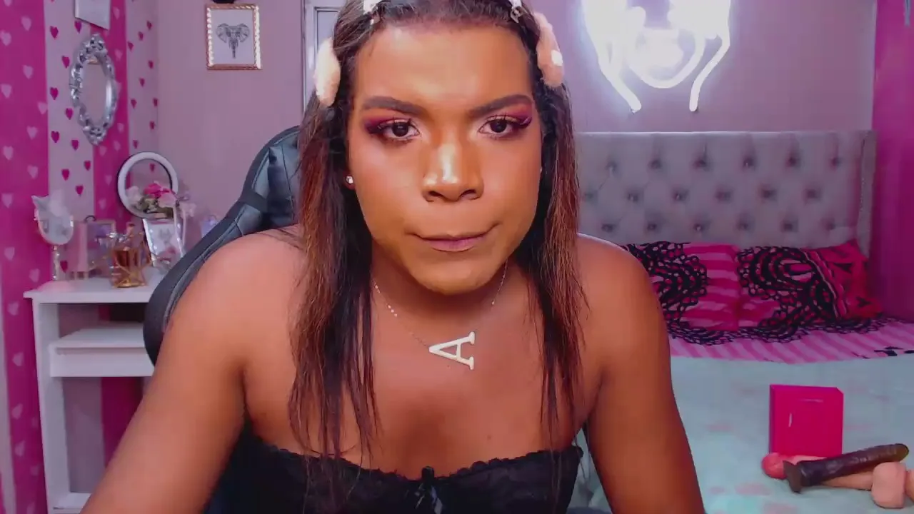 Offline divinetransx on Cam4