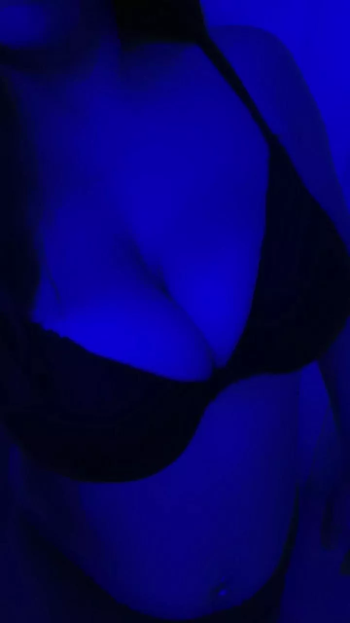 Offline dolcebaby99 on Cam4