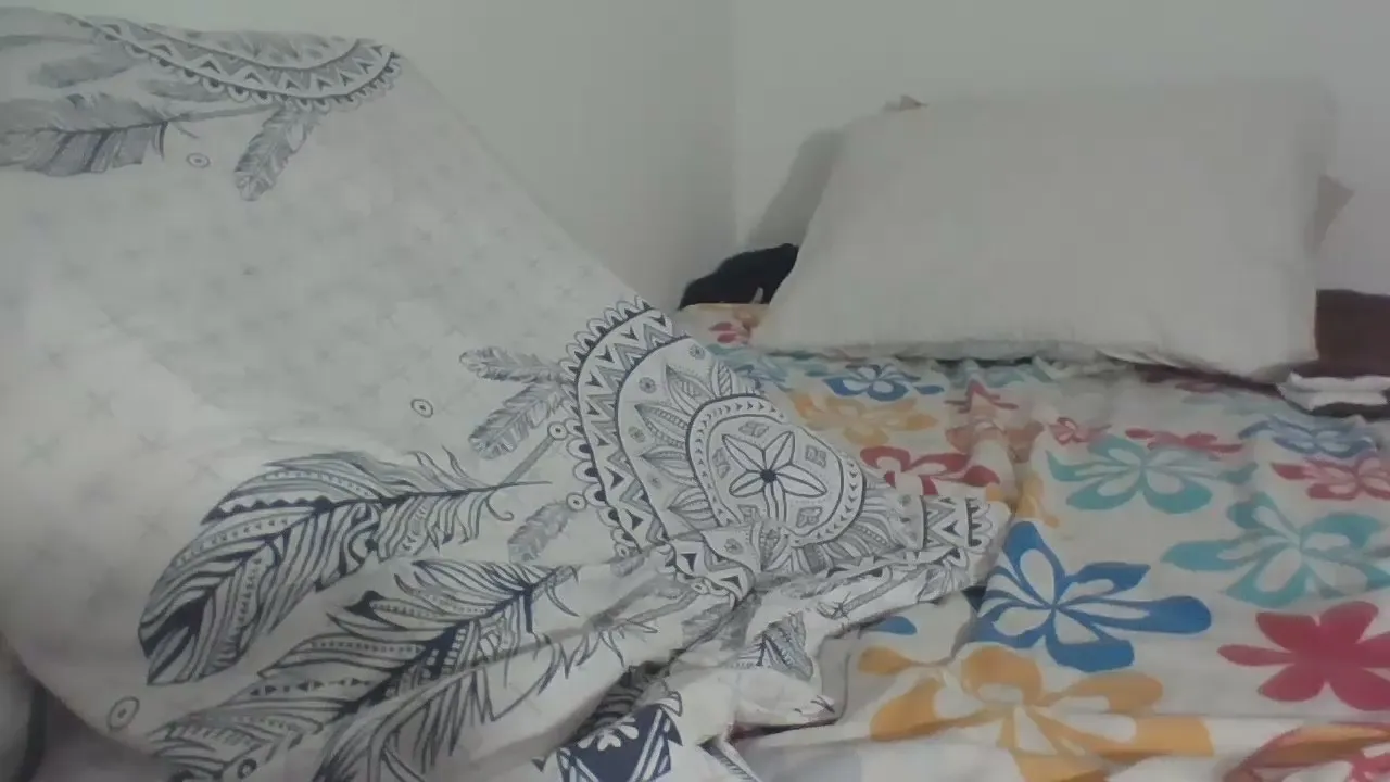 Doll_dollys_ on Cam4 