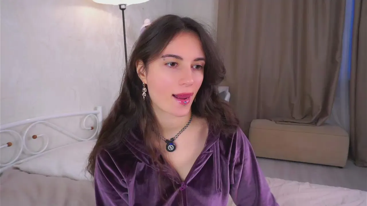 Offline DollyCavell on Cam4