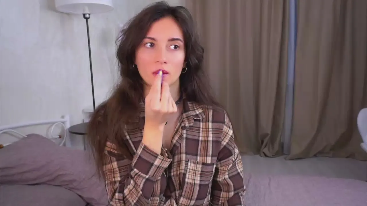 Offline DollyCavell on Cam4