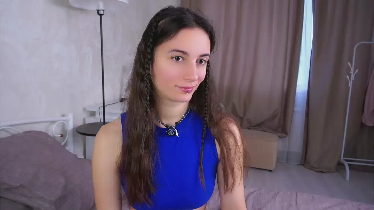 Offline DollyCavell on Cam4