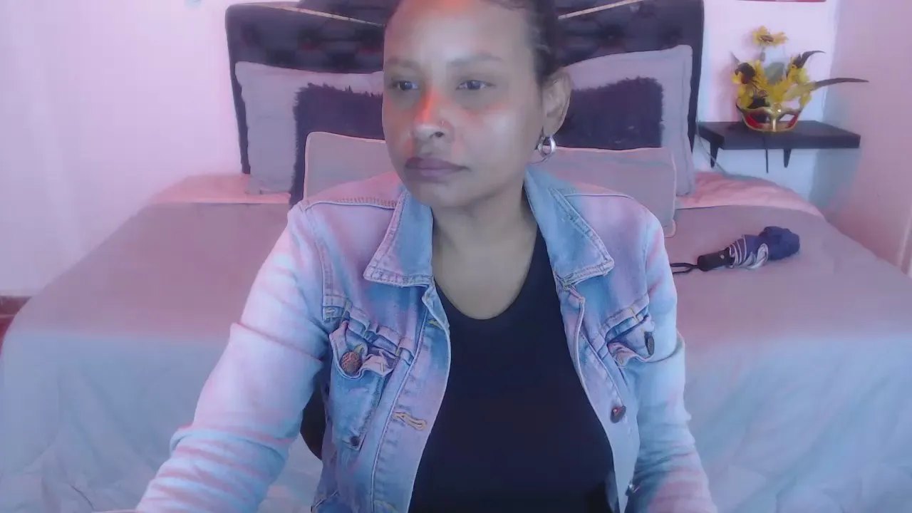 Offline Dominik_girl on Cam4