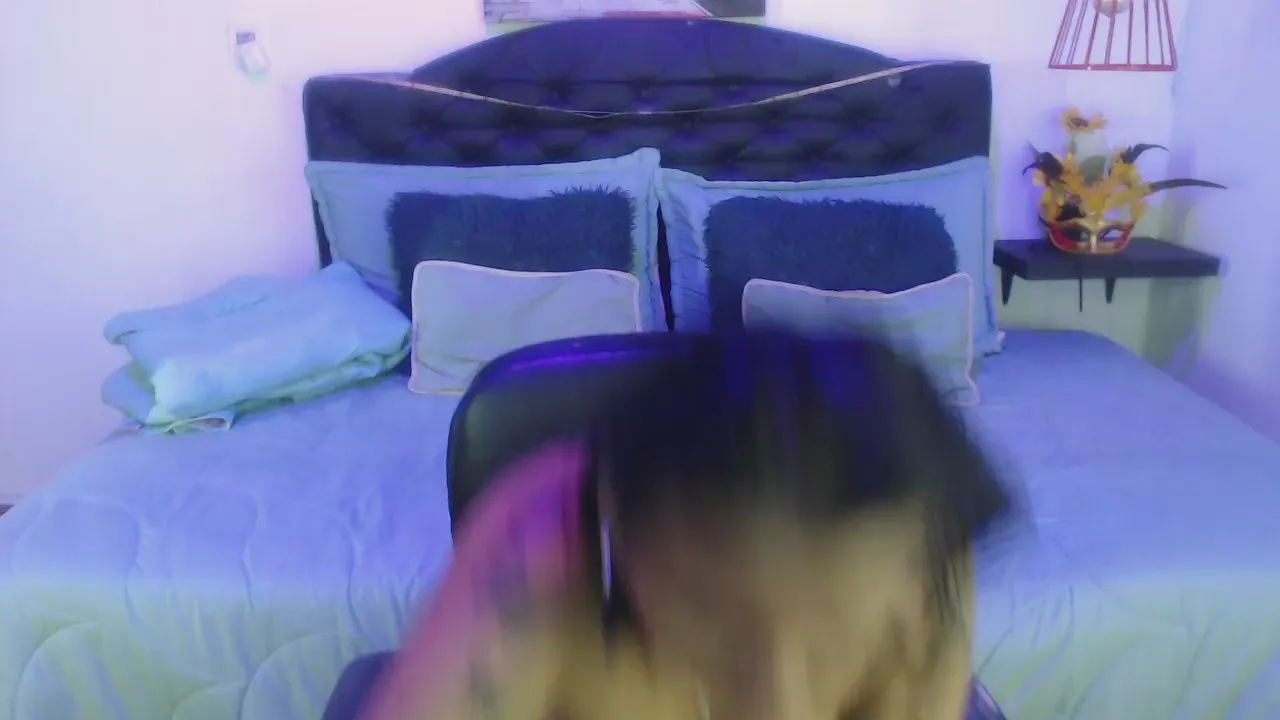 Offline Dominik_girl on Cam4