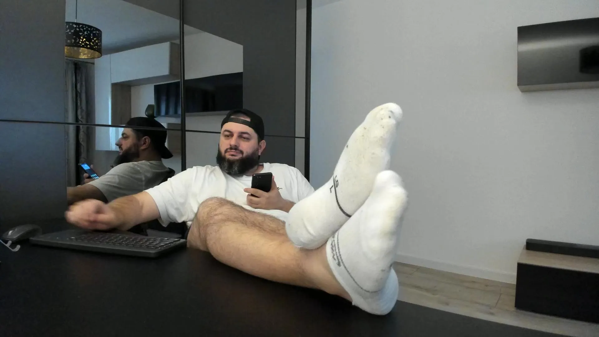 Offline DravenPeak on Cam4