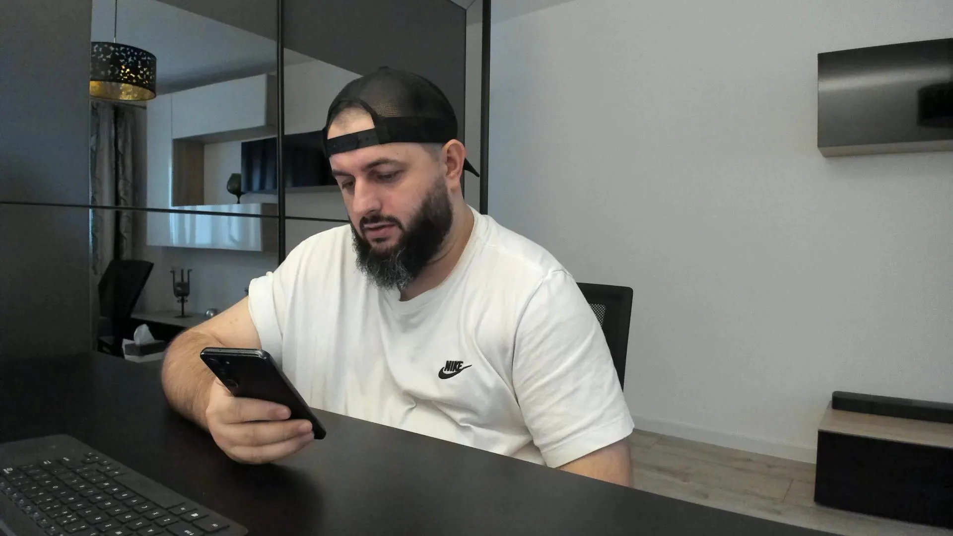 Offline DravenPeak on Cam4