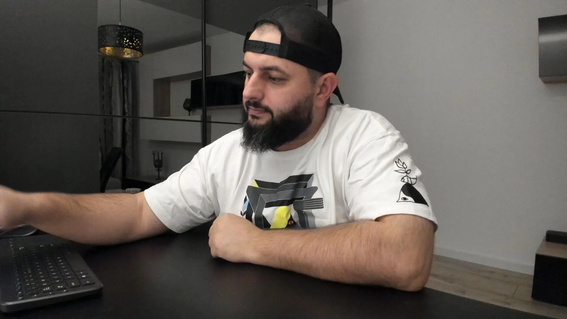 Offline DravenPeak on Cam4