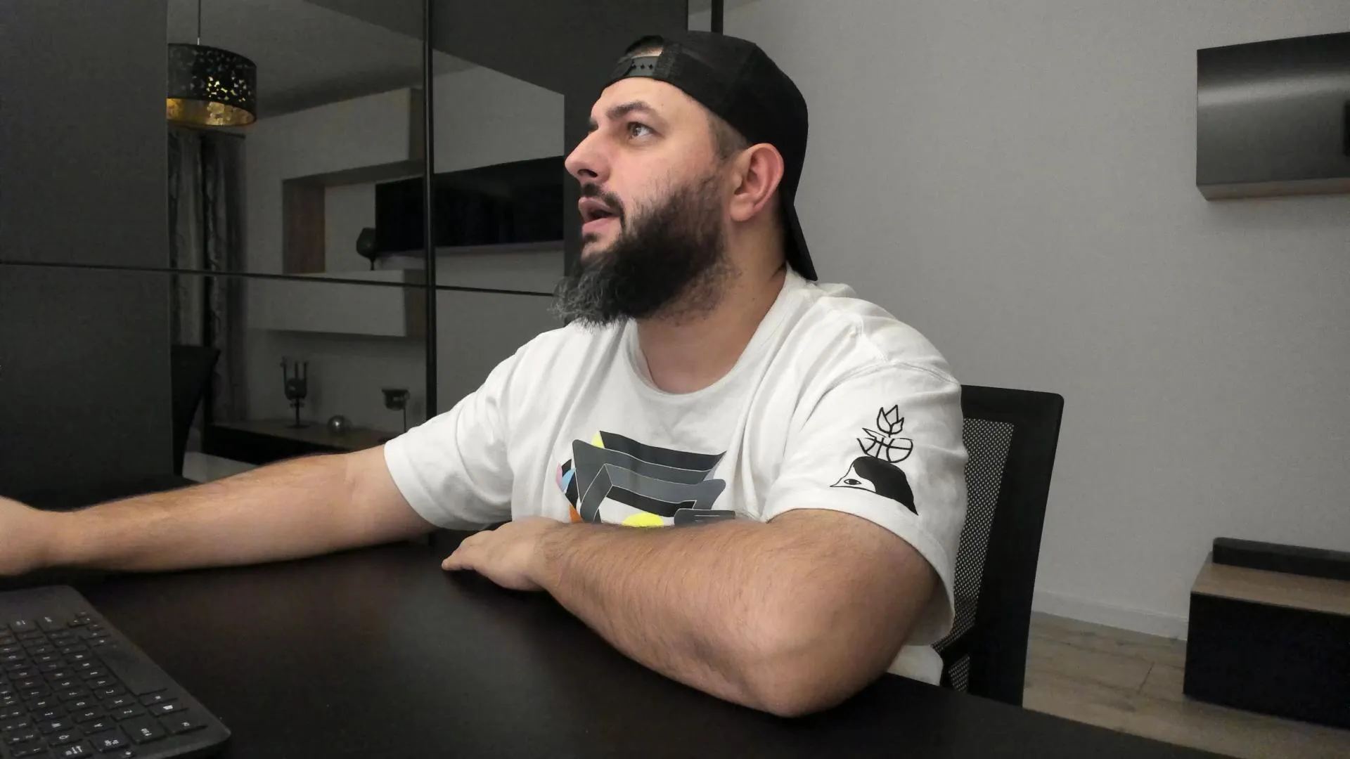 Offline DravenPeak on Cam4