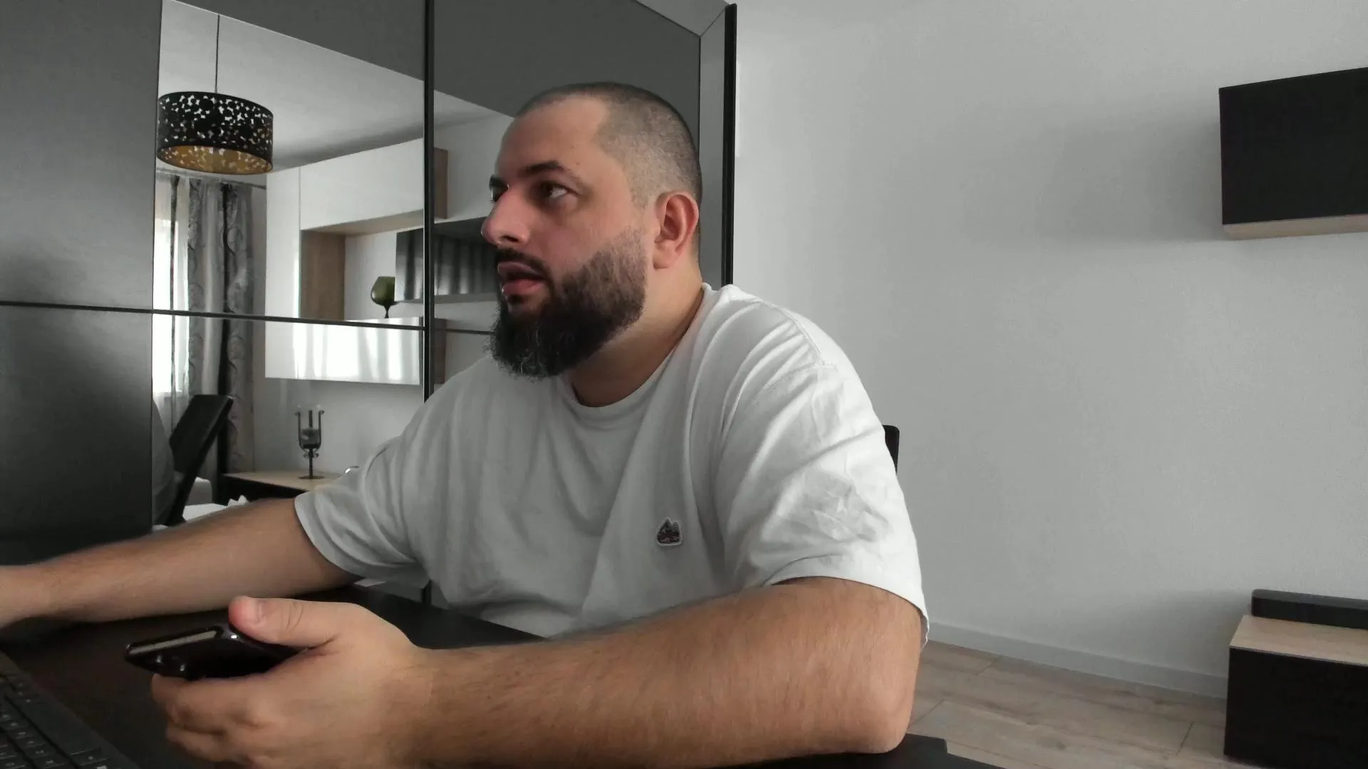 Offline DravenPeak on Cam4