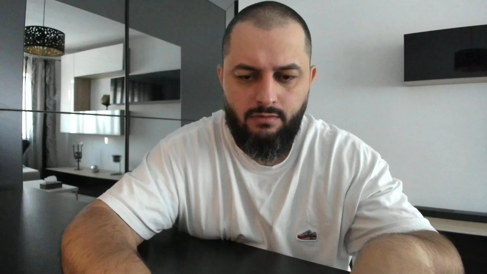 Offline DravenPeak on Cam4