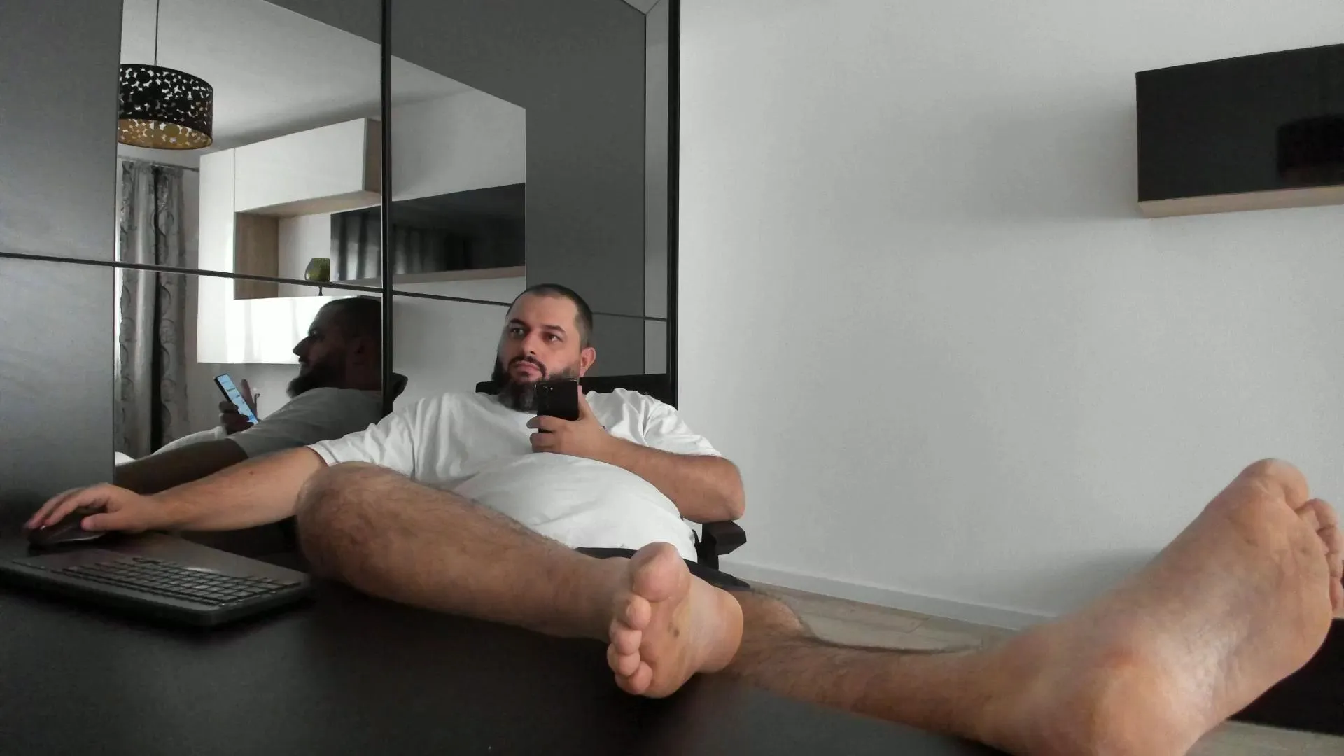 Offline DravenPeak on Cam4