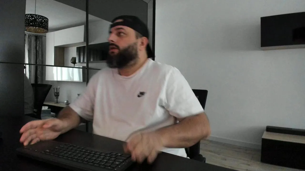 Offline DravenPeak on Cam4