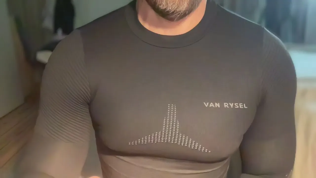 Offline dude_bln09 on Cam4