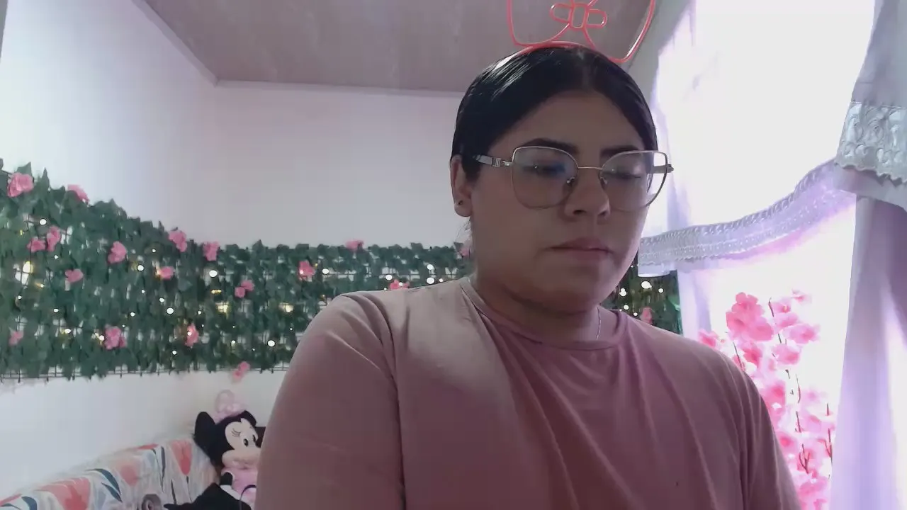 Offline Dulce_cloee on Cam4