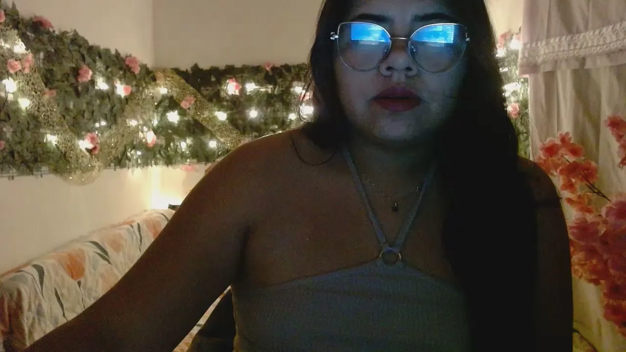 Offline Dulce_cloee on Cam4