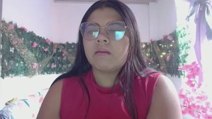 Offline Dulce_cloee on Cam4