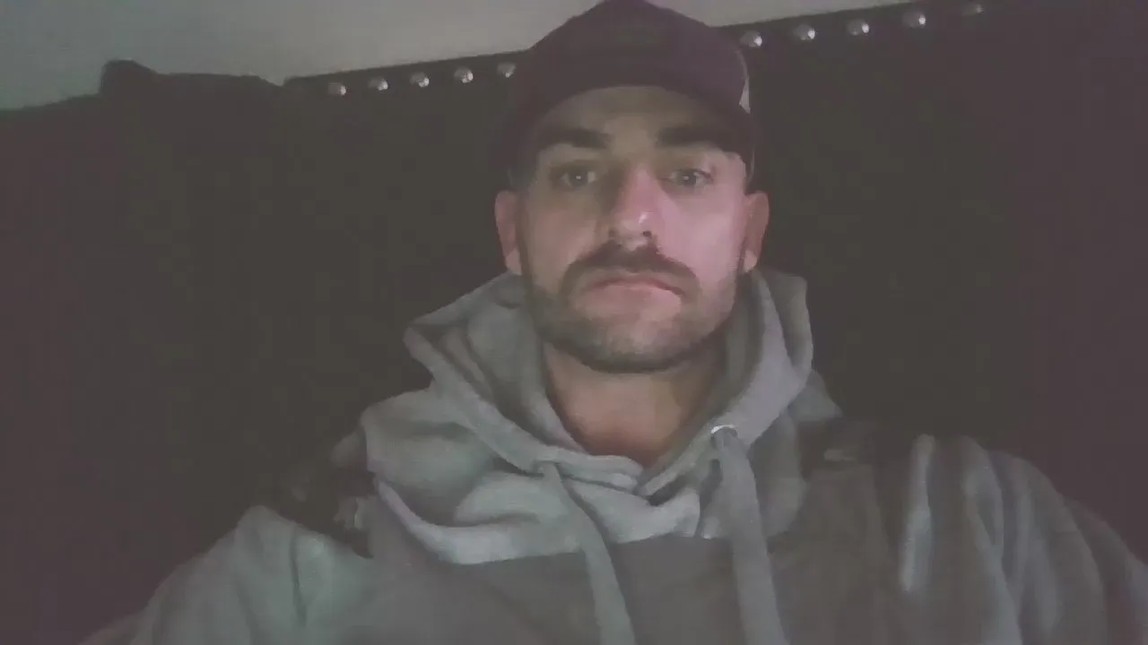 Freechat dylannielsen32 on Cam4